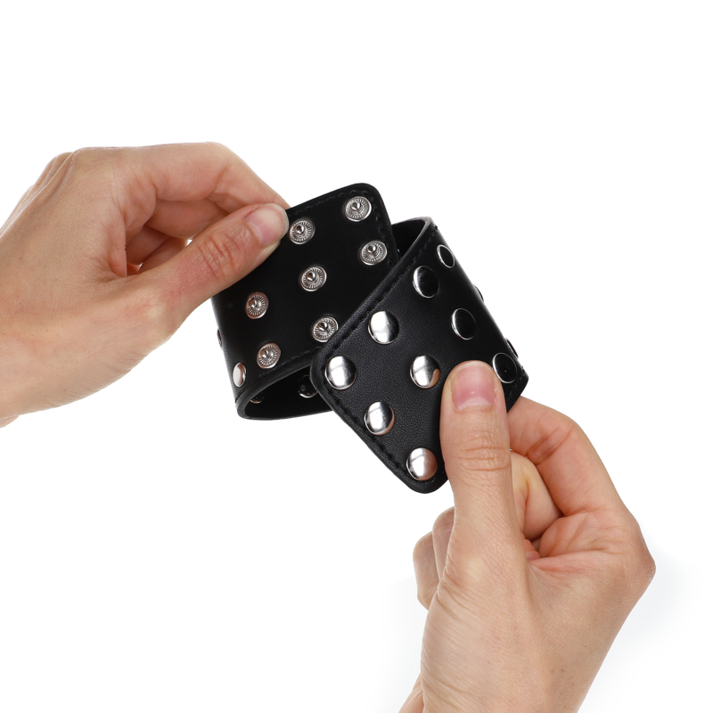 KINK - WRIST RESTRAINTS WITH SNAP FASTEN FULL OF RIVETS BLACK ADJUSTABLE 19-24 CM X 5.5 CM - Bild 4