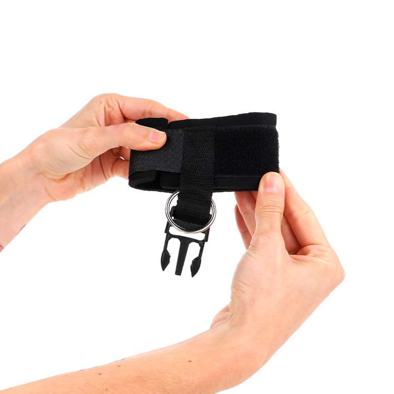 KINK - NEOPRENE HOOK&LOOP FASTENER WRIST RESTRAINTS BLACK ADJUSTABLE 22-34 CM - Bild 3
