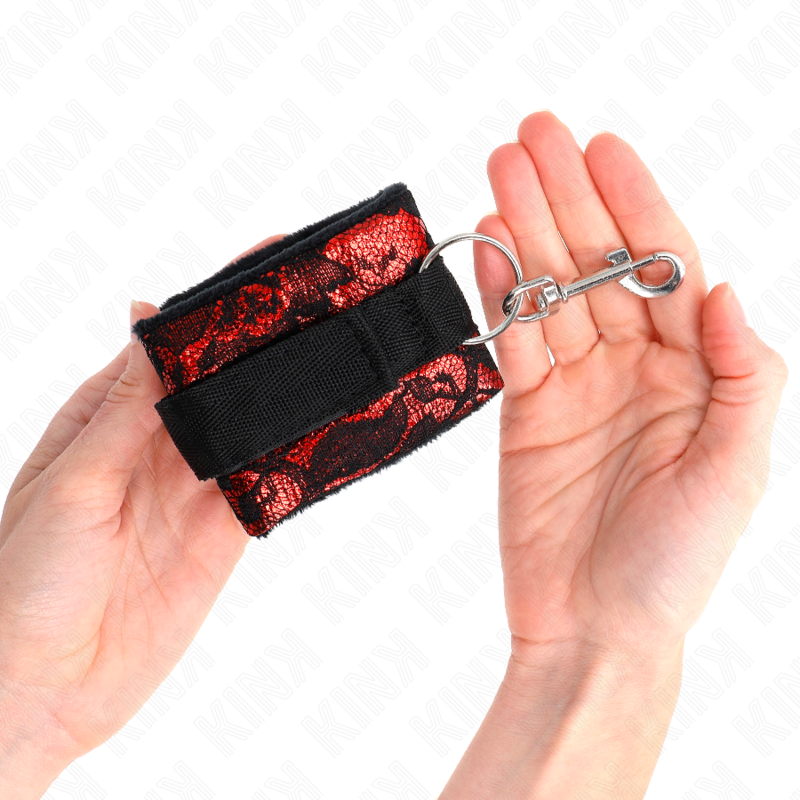 KINK - SCANDAL WRIST RESTRAINTS RED-BLACK - Bild 4
